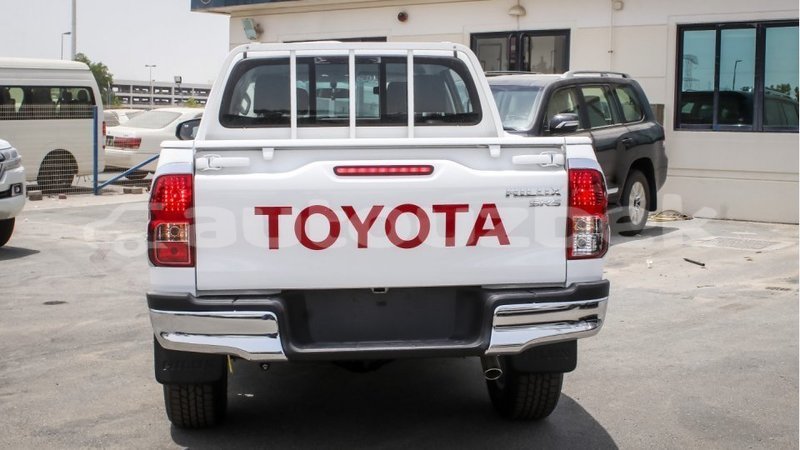 Big with watermark toyota hilux andijon import dubai 2597