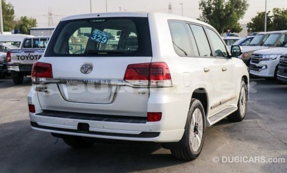 Buy Import Toyota Land Cruiser White Car in Import - Dubai in Andijon Buy Import Toyota Land Cruiser White Car in Import - Dubai in Andijon