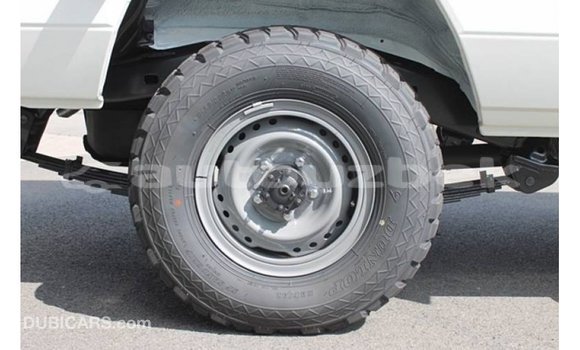 Buy Import Toyota Land Cruiser White Car in Import - Dubai in Andijon Buy Import Toyota Land Cruiser White Car in Import - Dubai in Andijon