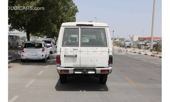 Buy Import Toyota Land Cruiser White Car in Import - Dubai in Andijon Buy Import Toyota Land Cruiser White Car in Import - Dubai in Andijon