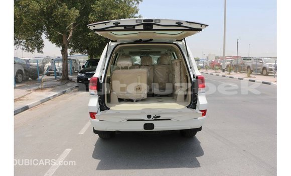 Buy Import Toyota Land Cruiser White Car in Import - Dubai in Andijon Buy Import Toyota Land Cruiser White Car in Import - Dubai in Andijon