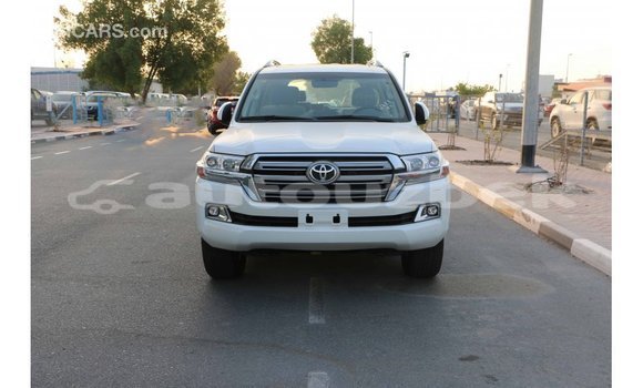 Buy Import Toyota Land Cruiser White Car in Import - Dubai in Andijon Buy Import Toyota Land Cruiser White Car in Import - Dubai in Andijon