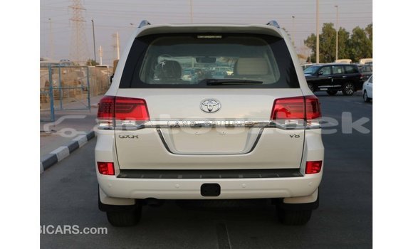 Buy Import Toyota Land Cruiser White Car in Import - Dubai in Andijon Buy Import Toyota Land Cruiser White Car in Import - Dubai in Andijon