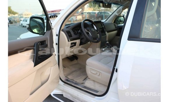 Buy Import Toyota Land Cruiser White Car in Import - Dubai in Andijon Buy Import Toyota Land Cruiser White Car in Import - Dubai in Andijon