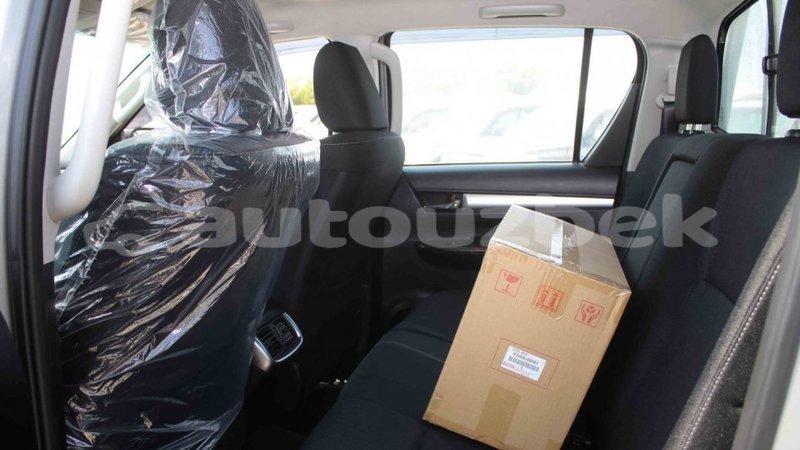 Big with watermark toyota hilux andijon import dubai 2627