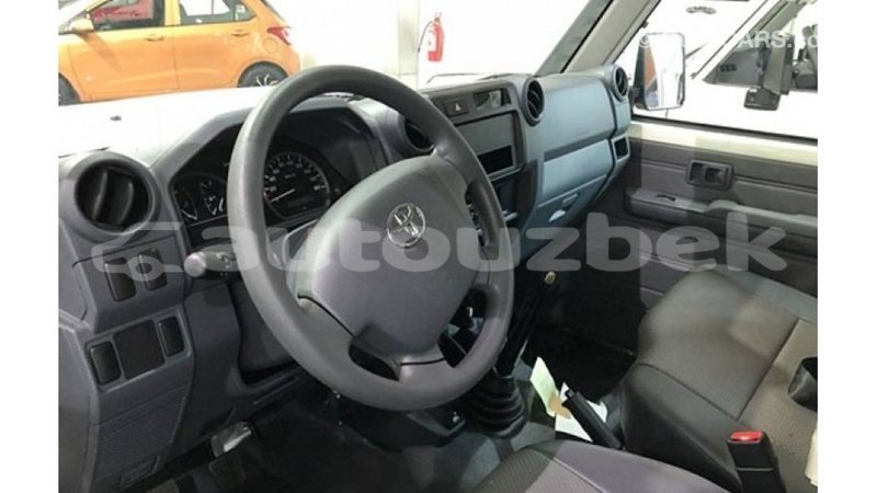 Big with watermark toyota land cruiser andijon import dubai 2633