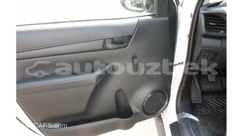 Big with watermark toyota hilux andijon import dubai 2645