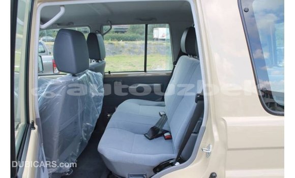 Buy Import Toyota Land Cruiser Beige Car in Import - Dubai in Andijon Buy Import Toyota Land Cruiser Beige Car in Import - Dubai in Andijon