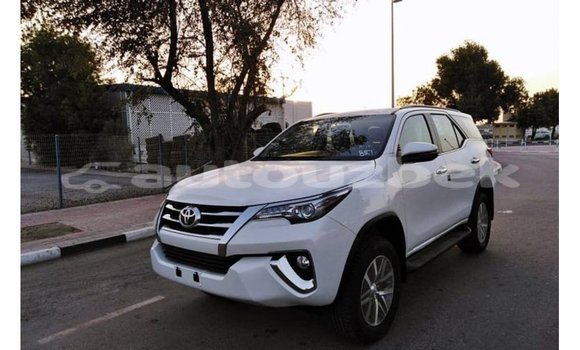 Buy Import Toyota Fortuner White Car in Import - Dubai in Andijon Buy Import Toyota Fortuner White Car in Import - Dubai in Andijon