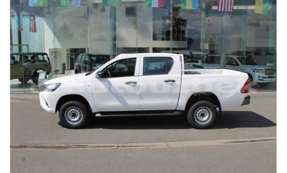 Buy Import Toyota Hilux White Car in Import - Dubai in Andijon Buy Import Toyota Hilux White Car in Import - Dubai in Andijon
