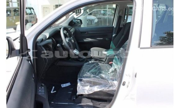 Buy Import Toyota Hilux White Car in Import - Dubai in Andijon Buy Import Toyota Hilux White Car in Import - Dubai in Andijon