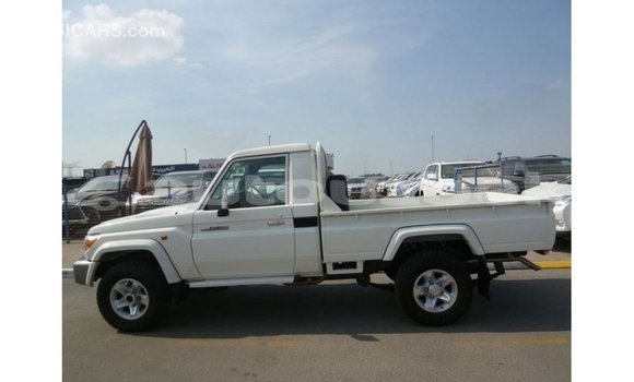 Buy Import Toyota Land Cruiser White Car in Import - Dubai in Andijon Buy Import Toyota Land Cruiser White Car in Import - Dubai in Andijon