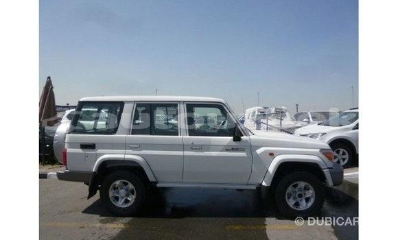 Buy Import Toyota Land Cruiser White Car in Import - Dubai in Andijon Buy Import Toyota Land Cruiser White Car in Import - Dubai in Andijon