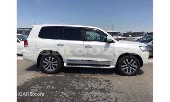 Buy Import Toyota Land Cruiser White Car in Import - Dubai in Andijon Buy Import Toyota Land Cruiser White Car in Import - Dubai in Andijon