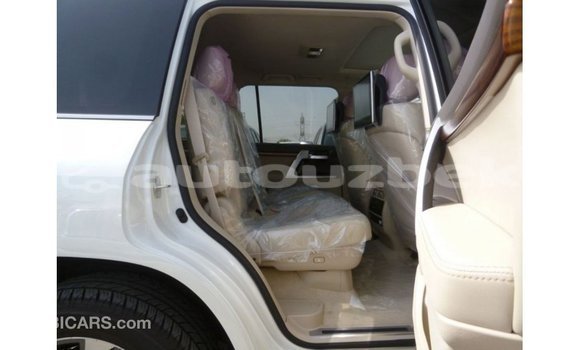 Buy Import Toyota Land Cruiser White Car in Import - Dubai in Andijon Buy Import Toyota Land Cruiser White Car in Import - Dubai in Andijon