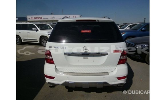 Buy Import Mercedes-Benz 190 White Car in Import - Dubai in Andijon Buy Import Mercedes-Benz 190 White Car in Import - Dubai in Andijon