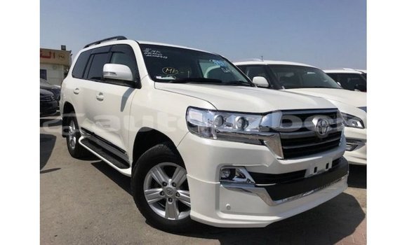 Buy Import Toyota Land Cruiser White Car in Import - Dubai in Andijon Buy Import Toyota Land Cruiser White Car in Import - Dubai in Andijon