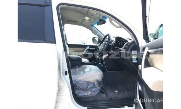 Buy Import Toyota Land Cruiser White Car in Import - Dubai in Andijon Buy Import Toyota Land Cruiser White Car in Import - Dubai in Andijon