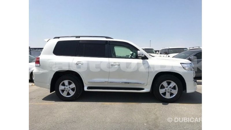 Big with watermark toyota land cruiser andijon import dubai 2686