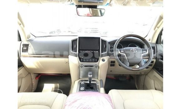 Buy Import Toyota Land Cruiser White Car in Import - Dubai in Andijon Buy Import Toyota Land Cruiser White Car in Import - Dubai in Andijon