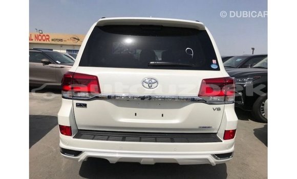 Buy Import Toyota Land Cruiser White Car in Import - Dubai in Andijon Buy Import Toyota Land Cruiser White Car in Import - Dubai in Andijon