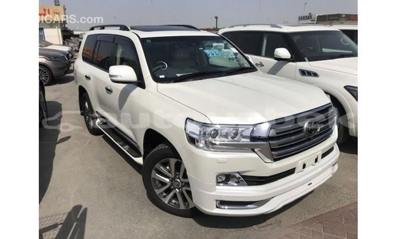 Buy Import Toyota Land Cruiser White Car in Import - Dubai in Andijon Buy Import Toyota Land Cruiser White Car in Import - Dubai in Andijon