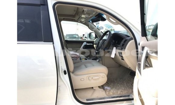 Buy Import Toyota Land Cruiser White Car in Import - Dubai in Andijon Buy Import Toyota Land Cruiser White Car in Import - Dubai in Andijon