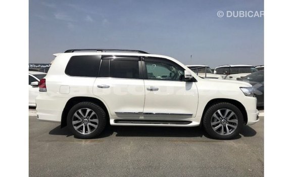 Buy Import Toyota Land Cruiser White Car in Import - Dubai in Andijon Buy Import Toyota Land Cruiser White Car in Import - Dubai in Andijon
