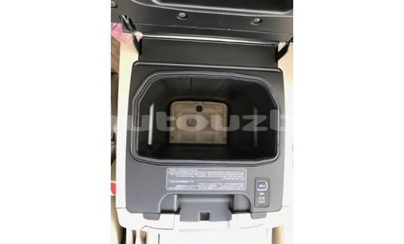 Buy Import Toyota Land Cruiser White Car in Import - Dubai in Andijon Buy Import Toyota Land Cruiser White Car in Import - Dubai in Andijon