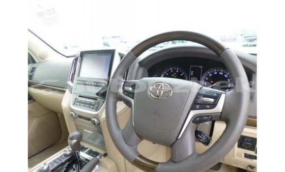 Buy Import Toyota Land Cruiser White Car in Import - Dubai in Andijon Buy Import Toyota Land Cruiser White Car in Import - Dubai in Andijon
