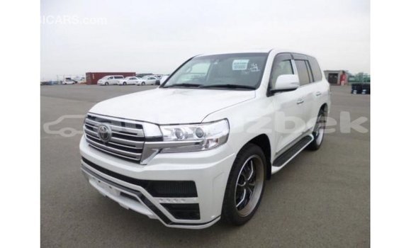 Buy Import Toyota Land Cruiser White Car in Import - Dubai in Andijon Buy Import Toyota Land Cruiser White Car in Import - Dubai in Andijon