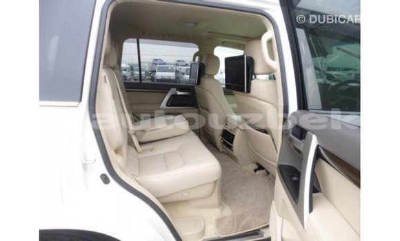 Buy Import Toyota Land Cruiser White Car in Import - Dubai in Andijon Buy Import Toyota Land Cruiser White Car in Import - Dubai in Andijon