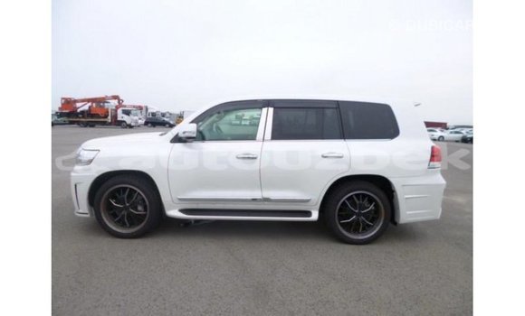 Buy Import Toyota Land Cruiser White Car in Import - Dubai in Andijon Buy Import Toyota Land Cruiser White Car in Import - Dubai in Andijon