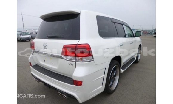 Buy Import Toyota Land Cruiser White Car in Import - Dubai in Andijon Buy Import Toyota Land Cruiser White Car in Import - Dubai in Andijon