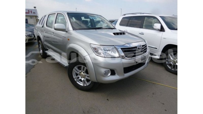 Big with watermark toyota hilux andijon import dubai 2689