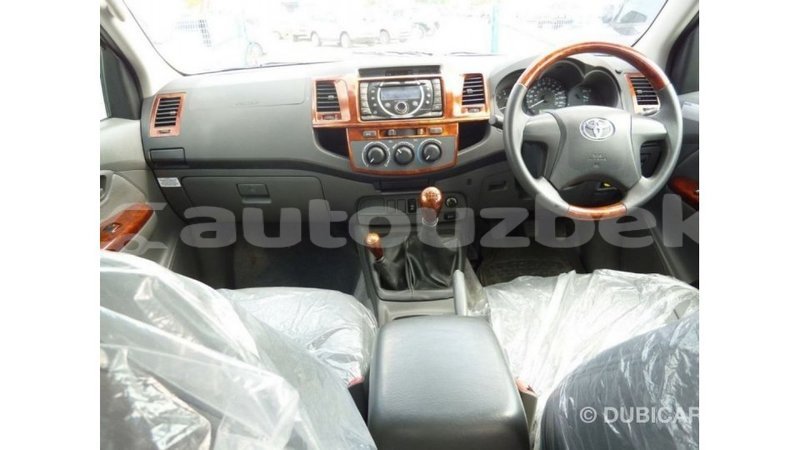 Big with watermark toyota hilux andijon import dubai 2689