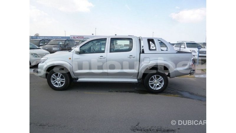 Big with watermark toyota hilux andijon import dubai 2689
