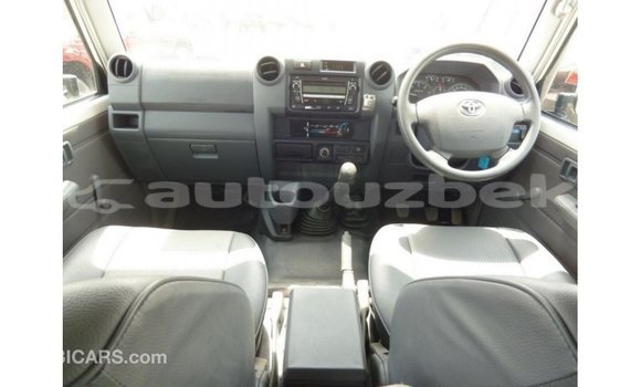 Buy Import Toyota Land Cruiser White Car in Import - Dubai in Andijon Buy Import Toyota Land Cruiser White Car in Import - Dubai in Andijon