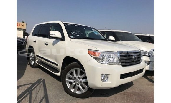 Buy Import Toyota Land Cruiser White Car in Import - Dubai in Andijon Buy Import Toyota Land Cruiser White Car in Import - Dubai in Andijon
