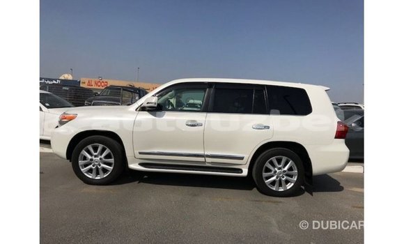 Buy Import Toyota Land Cruiser White Car in Import - Dubai in Andijon Buy Import Toyota Land Cruiser White Car in Import - Dubai in Andijon