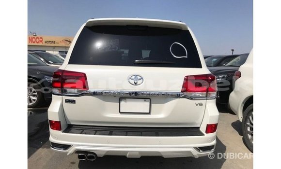 Buy Import Toyota Land Cruiser White Car in Import - Dubai in Andijon Buy Import Toyota Land Cruiser White Car in Import - Dubai in Andijon