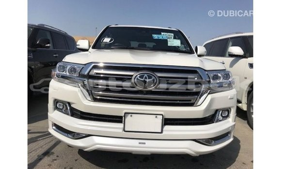 Buy Import Toyota Land Cruiser White Car in Import - Dubai in Andijon Buy Import Toyota Land Cruiser White Car in Import - Dubai in Andijon