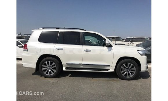 Buy Import Toyota Land Cruiser White Car in Import - Dubai in Andijon Buy Import Toyota Land Cruiser White Car in Import - Dubai in Andijon