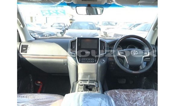 Buy Import Toyota Land Cruiser White Car in Import - Dubai in Andijon Buy Import Toyota Land Cruiser White Car in Import - Dubai in Andijon
