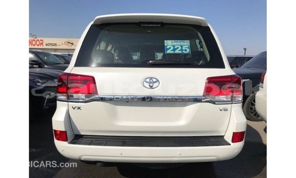 Buy Import Toyota Land Cruiser White Car in Import - Dubai in Andijon Buy Import Toyota Land Cruiser White Car in Import - Dubai in Andijon