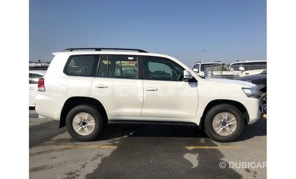 Buy Import Toyota Land Cruiser White Car in Import - Dubai in Andijon Buy Import Toyota Land Cruiser White Car in Import - Dubai in Andijon