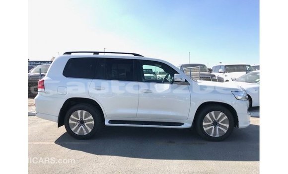 Buy Import Toyota Land Cruiser White Car in Import - Dubai in Andijon Buy Import Toyota Land Cruiser White Car in Import - Dubai in Andijon