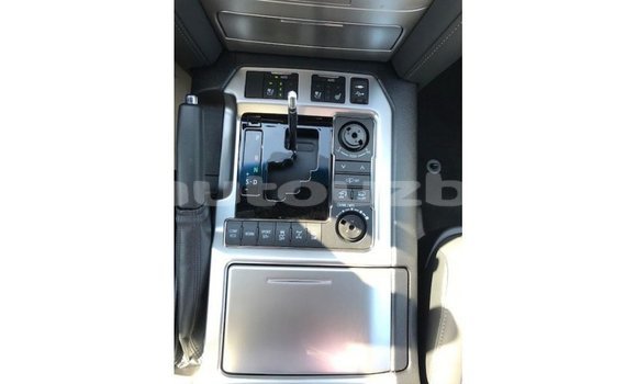 Buy Import Toyota Land Cruiser White Car in Import - Dubai in Andijon Buy Import Toyota Land Cruiser White Car in Import - Dubai in Andijon