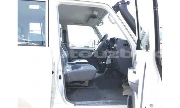 Buy Import Toyota Land Cruiser White Car in Import - Dubai in Andijon Buy Import Toyota Land Cruiser White Car in Import - Dubai in Andijon