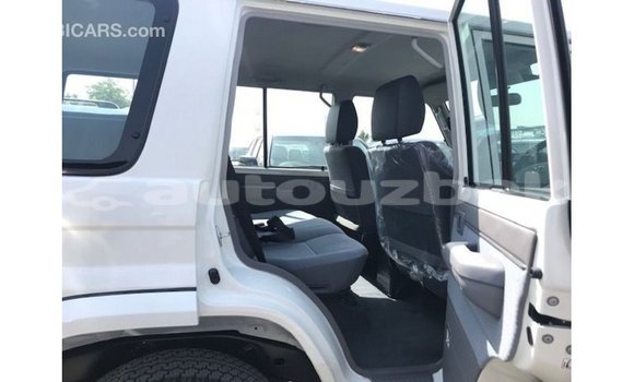 Buy Import Toyota Land Cruiser White Car in Import - Dubai in Andijon Buy Import Toyota Land Cruiser White Car in Import - Dubai in Andijon